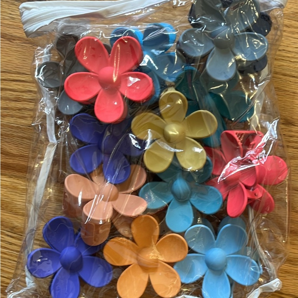 Assorted flower hair claw clips; OBO